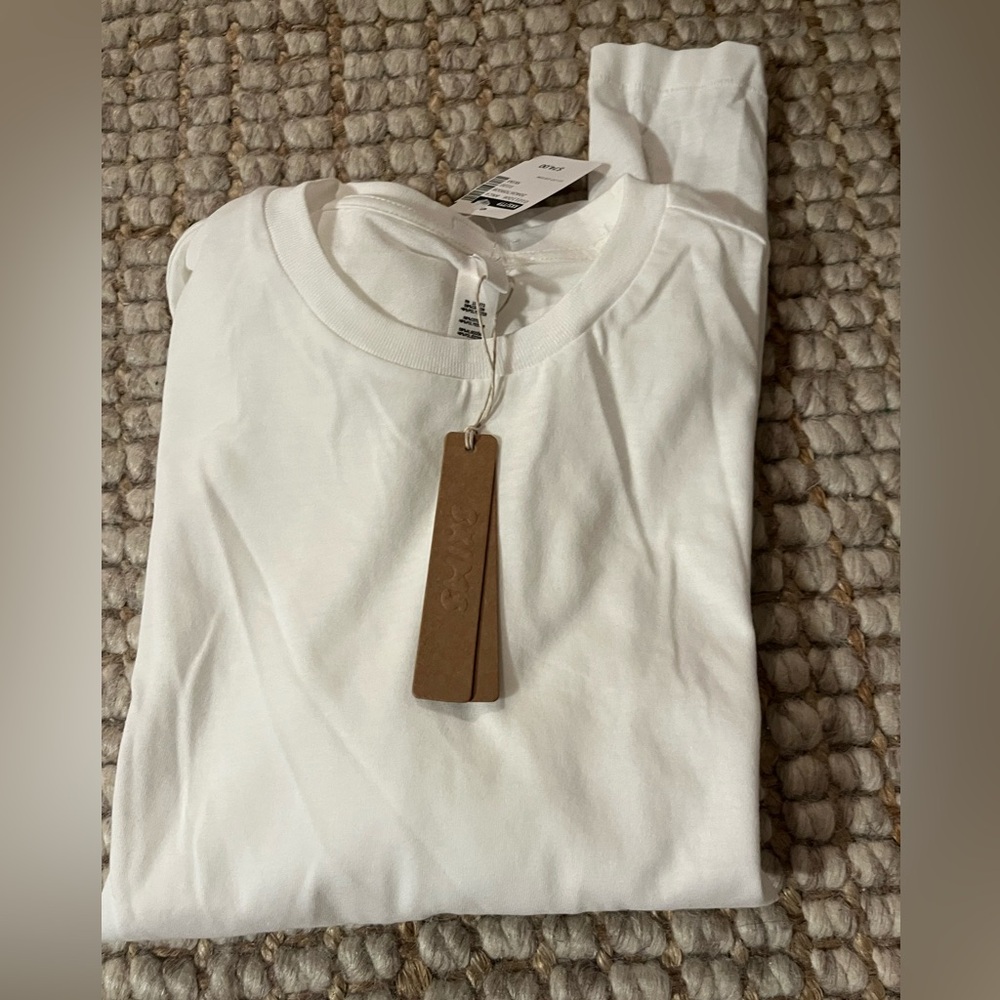 SKIMS White Crew Neck relaxed tshirt nwt